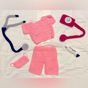 Crochet set of baby scrubs with accessories (size newborn)